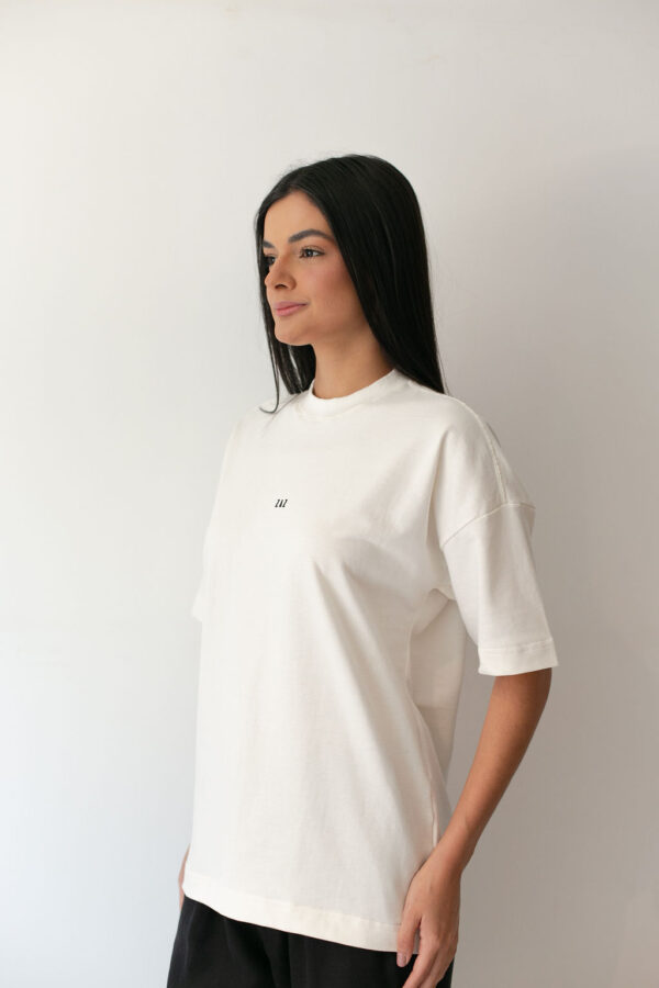 T-SHIRT OVERSIZED FEMININA OFF-WHITE